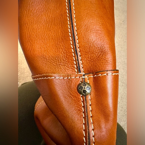 Patricia Nash Urbino Hobo Bag - Picture 4 of 6